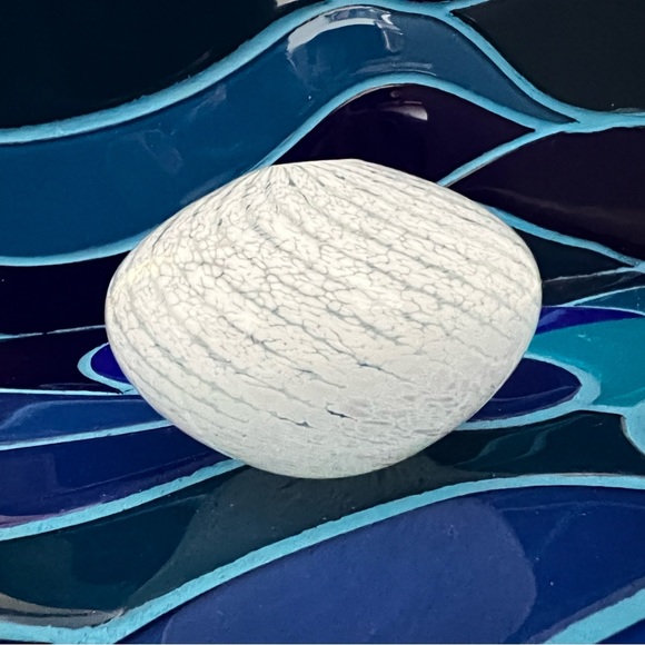 🎁 Vintage 1995 Signed Handblown Art Glass Bud Vase – White Milky Way Veining - Picture 4 of 9